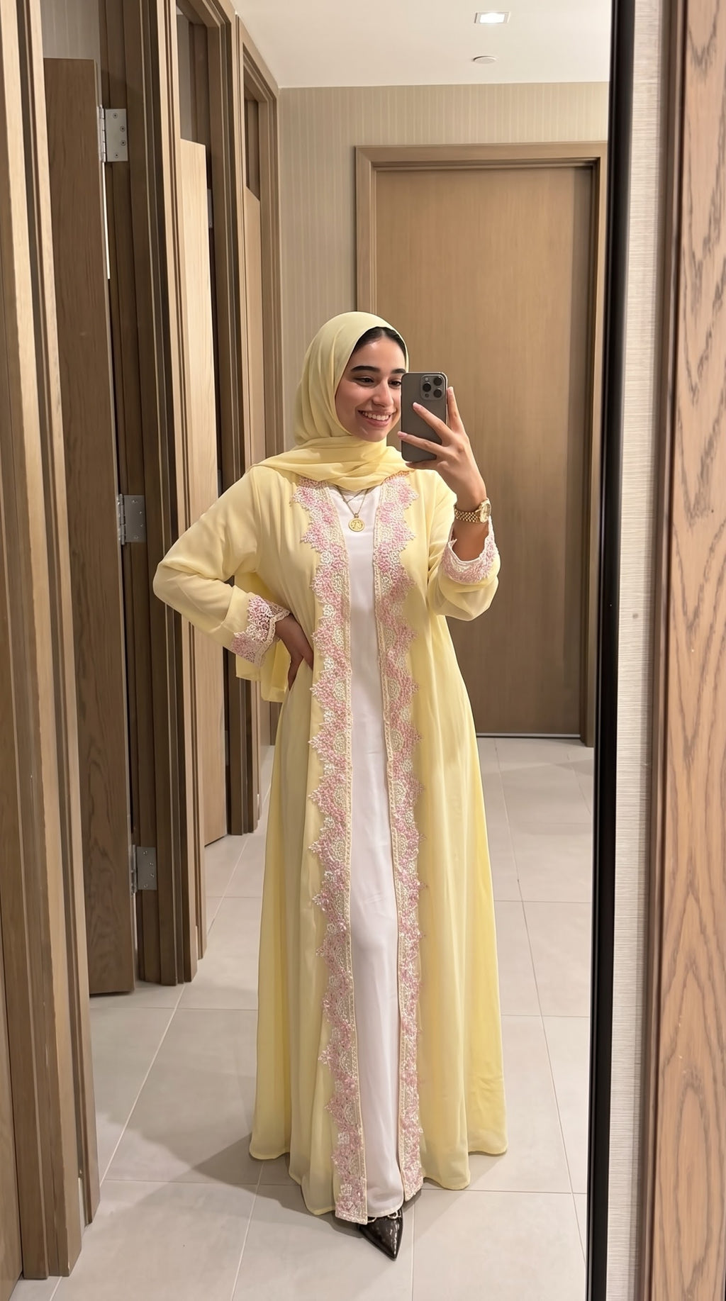 Zahra Blumen-Abaya Designer
